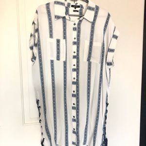 Miss Me Button down long top. White and blue.